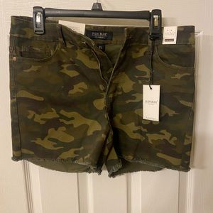 NEW JUDY BLUE CAMO JEAN SHORTS SIZE XL